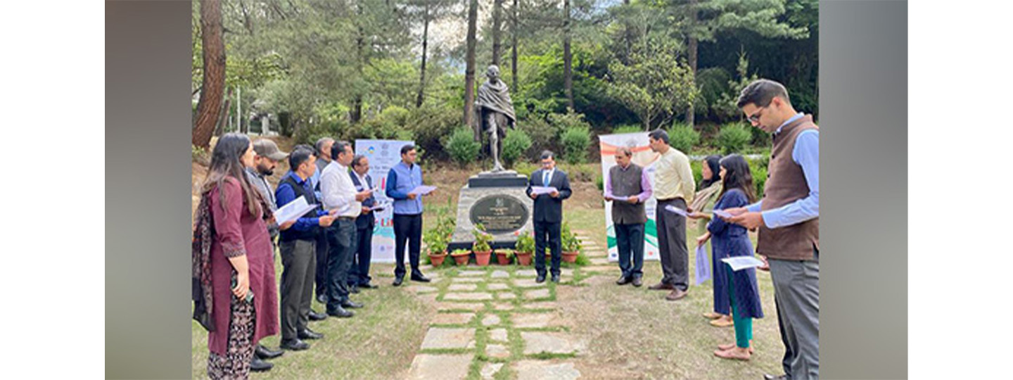  Ambassador Sudhakar Dalela administered the 'Environment Day Pledge' to Embassy officials on the occasion of World Environment Day.