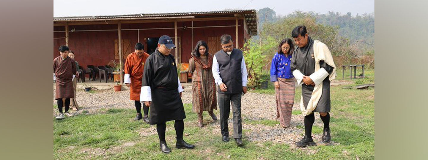  Ambassador Sudhaka rDalela visited the border area near the Samrang India-Bhutan gate to review the trade and connectivity infrastructure.