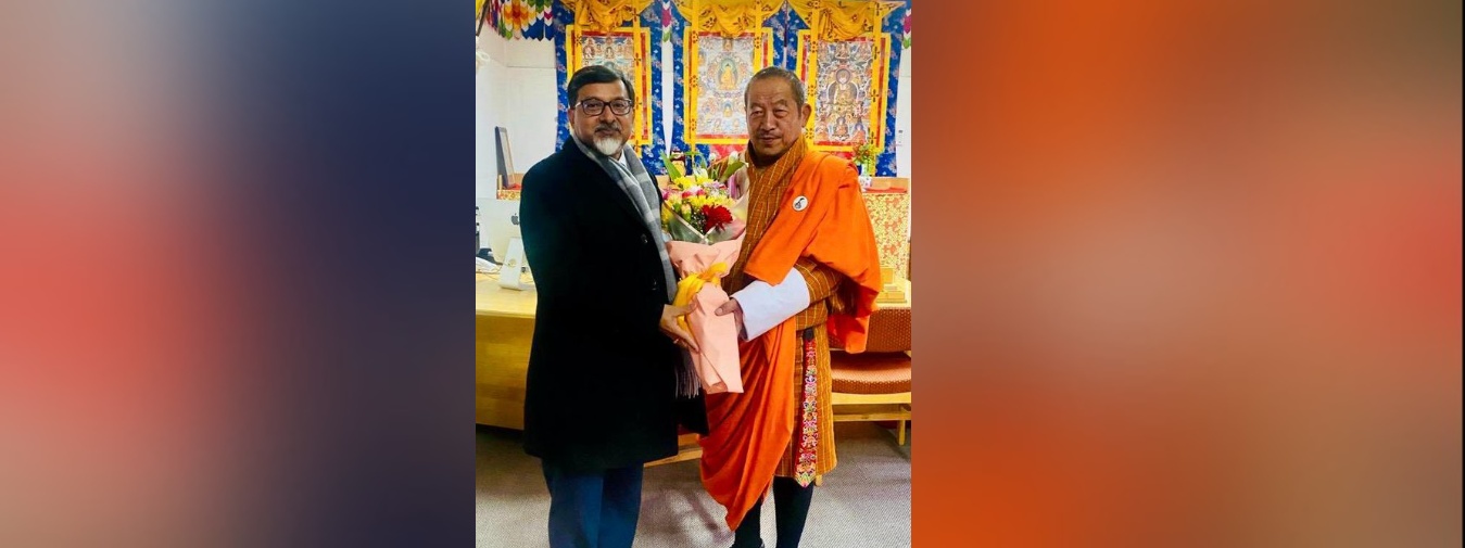  Amb 
@SudhakarDalela
 called on Hon’ble Lyonpo Gem Tshering, Minister for Energy and Natural Resources. 

A wide ranging conversation on ways to further strengthen India Bhutan partnership in the fields of energy, environment, wildlife and biodiversity conservation.