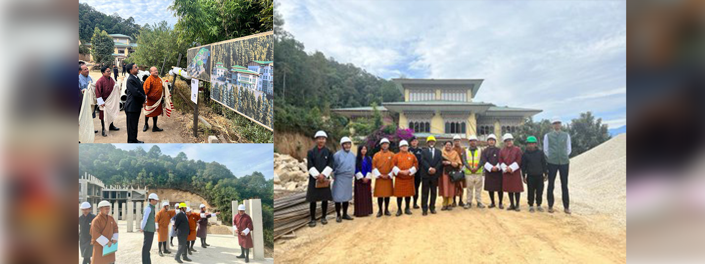  The construction of Gyaltsuen Jetsun Pema Mother and Child Hospital in Mongar is underway. Ambassador 
@SudhakarDalela
 visited the Bhutan-India friendship project and interacted with project officials and workers at the project site.
