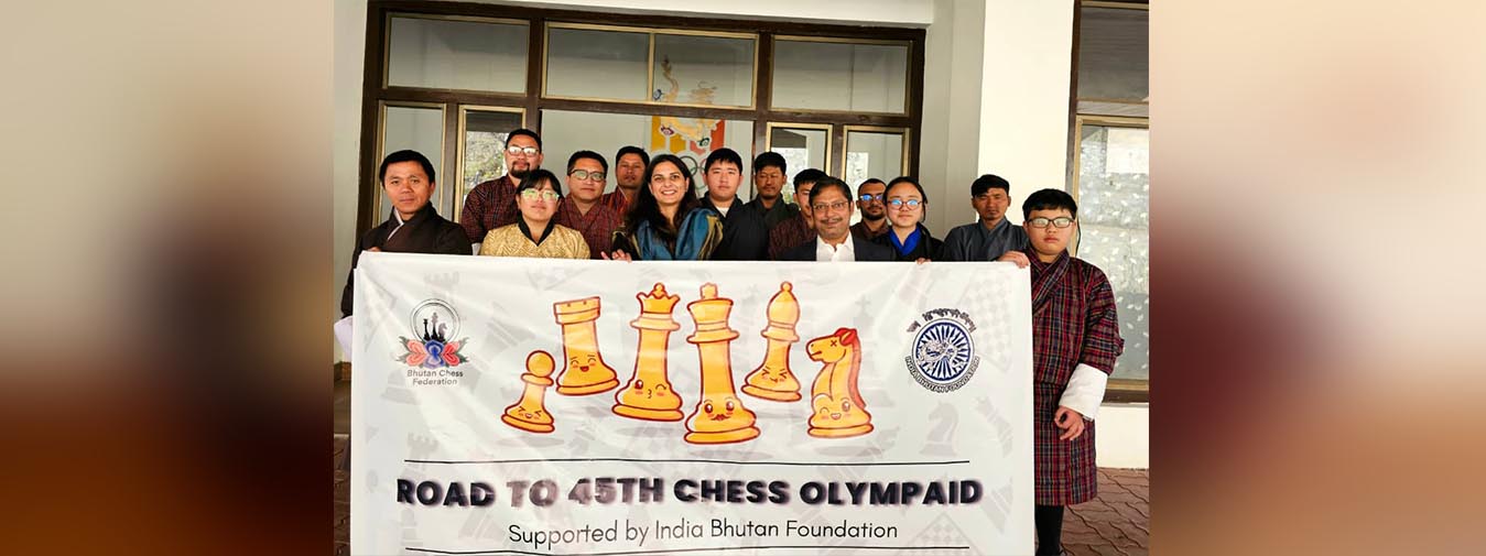  Thank you 
@BhutanOlympic
 for inviting us to chess workshop for Bhutan’s national team in Thimphu, facilitated by IBF. Int’l Chess Master Atanu Lahiri from India will be working with Bhutan’s team as team captain for a year as Bhutan preps for the 45th Olympiad next year.