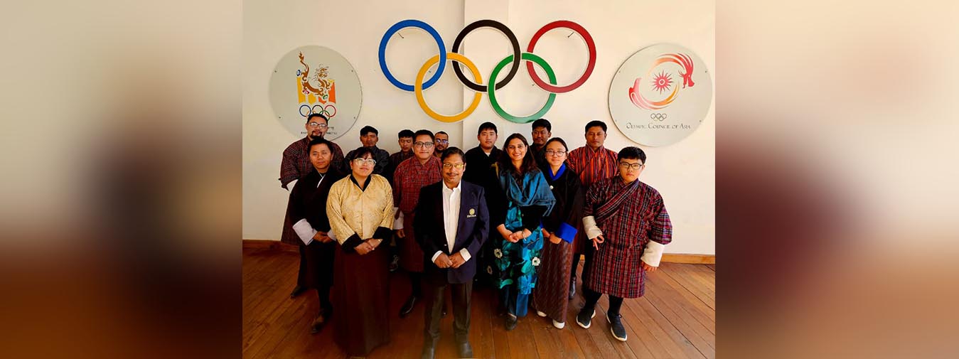  Thank you 
@BhutanOlympic
 for inviting us to chess workshop for Bhutan’s national team in Thimphu, facilitated by IBF. Int’l Chess Master Atanu Lahiri from India will be working with Bhutan’s team as team captain for a year as Bhutan preps for the 45th Olympiad next year.