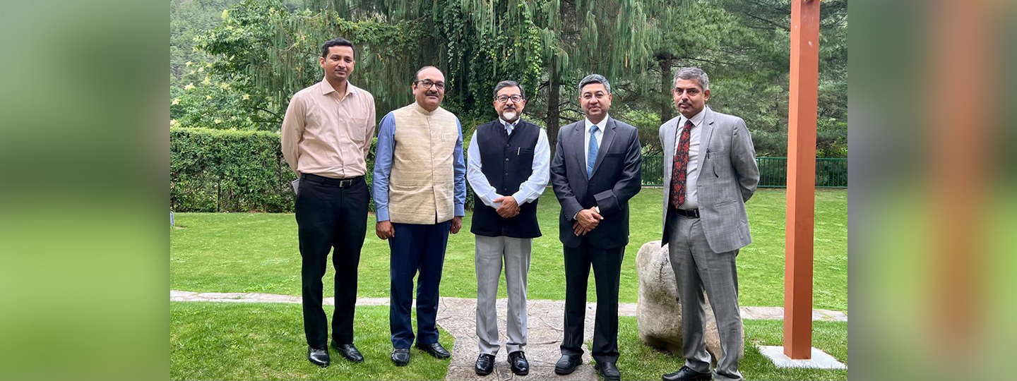  Amb @SudhakarDalela met Executive Director @iamvikassheel @ADB_HQ at India House today. A productive conversation on ADB’s focus and priorities on economic development, sustainability, energy cooperation and fostering connectivity in the region.